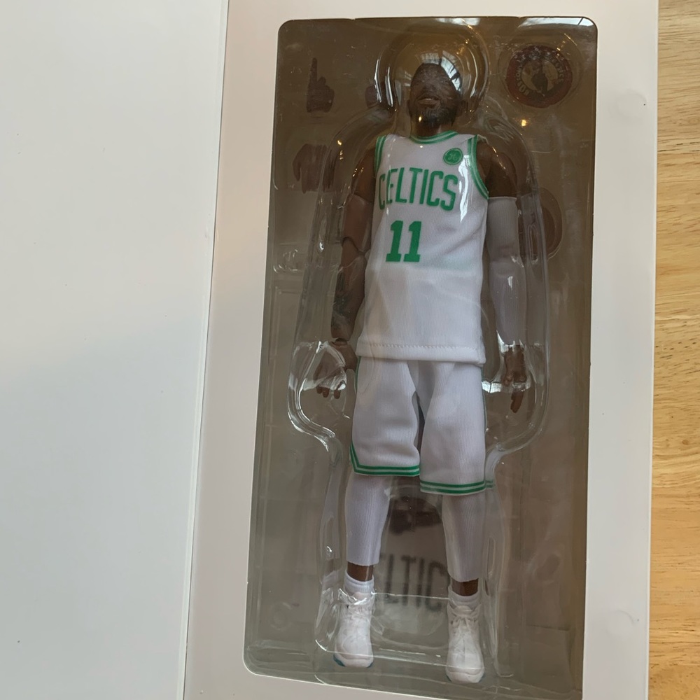 Legend Creation Kyrie Irving Boston Celtics 1/9 Figure New Box With Stickers